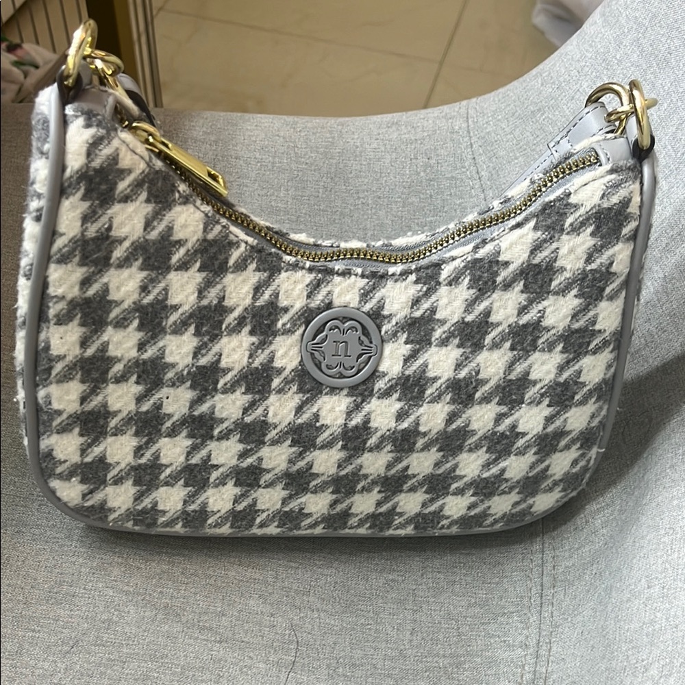 Nanette Lepore Gray and White Shoulder Bag with Sophisticated Design